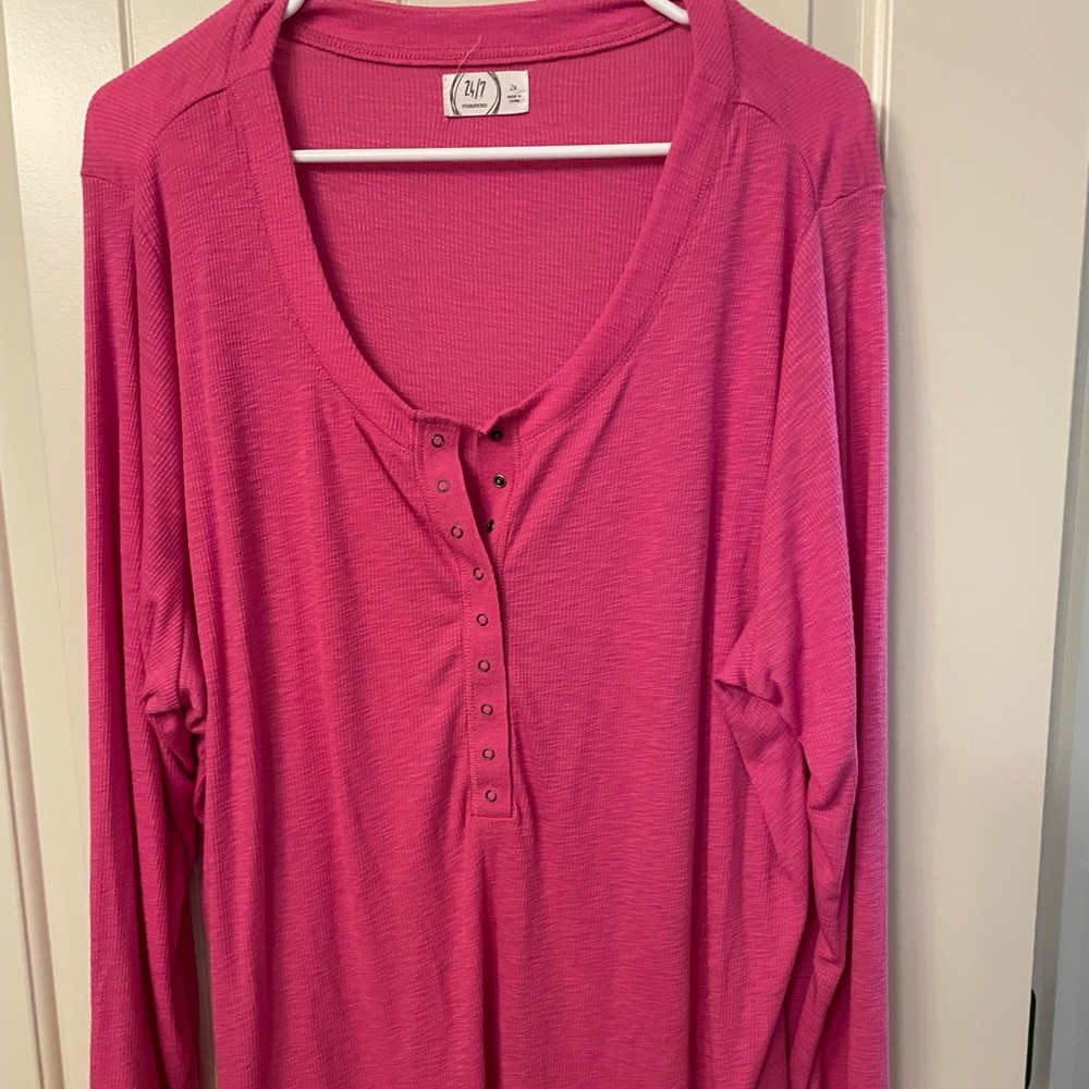 Plus size Maurices top